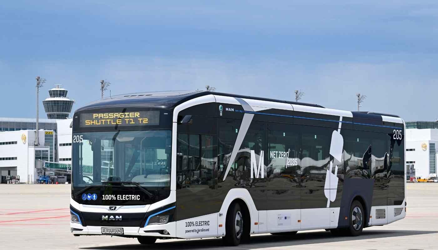 Shuttle-Bus Umsteigen zwischen Terminal 1 und Terminal 2