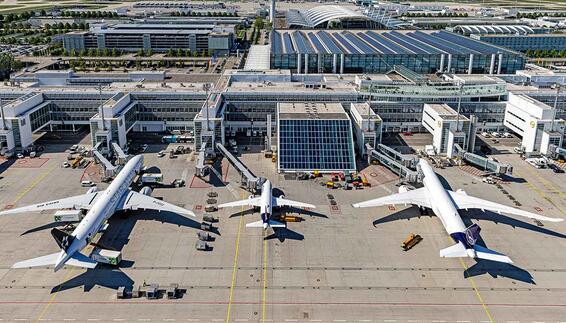 Blick aufs Vorfeld Blick aufs Vorfeld